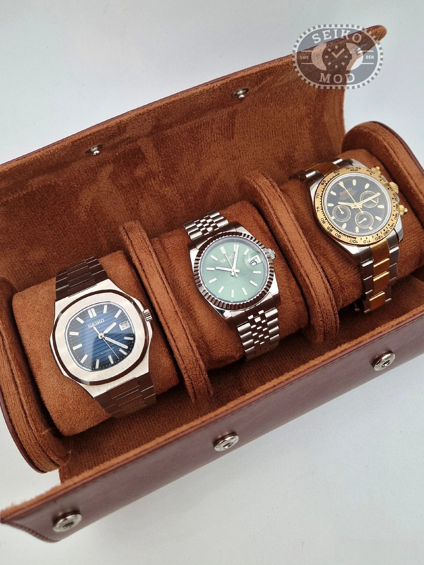 Travel case in leather